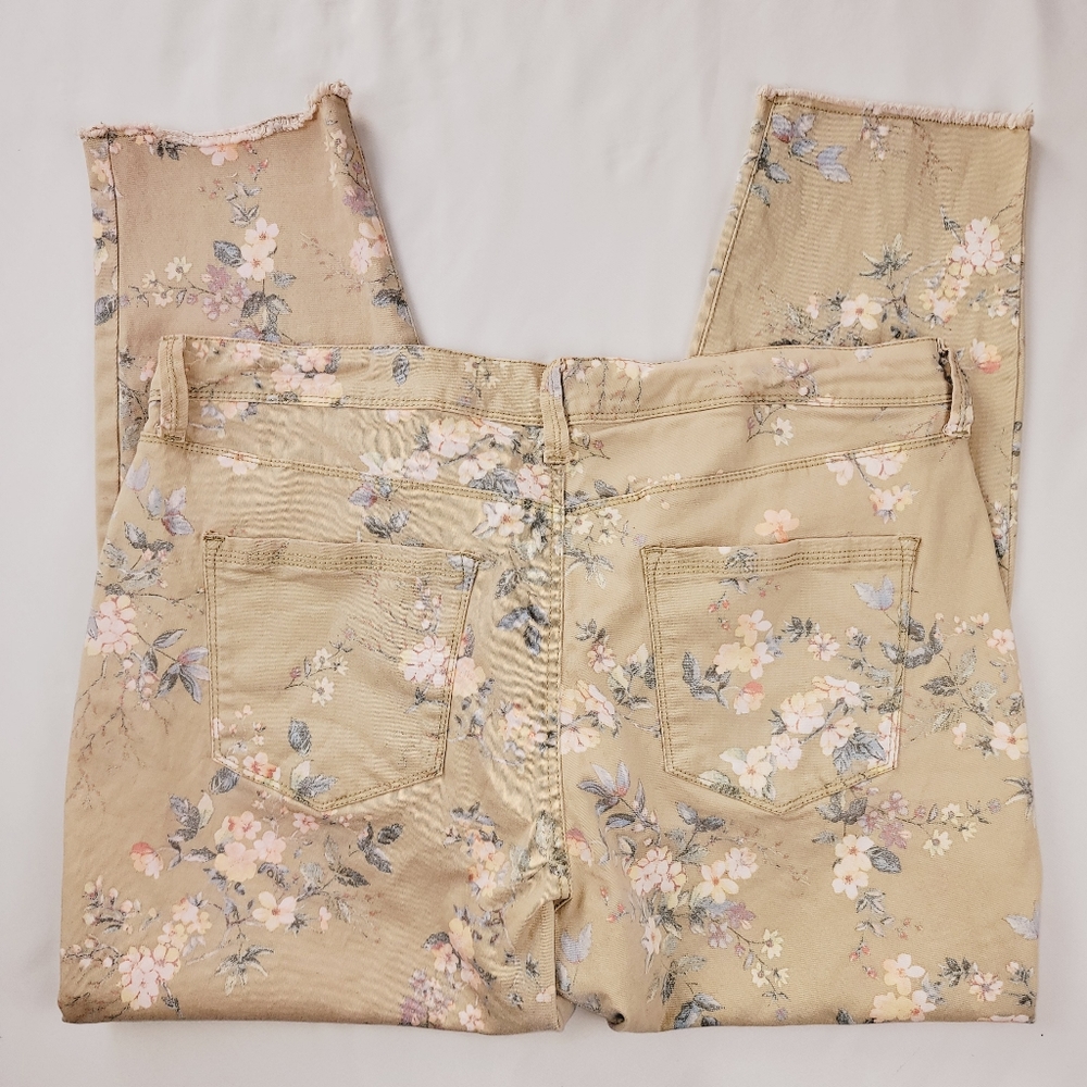 Bandolino Lisbeth Crop Ankle Fringe Hem Womens Size 14 Floral Print Denim Jeans - Picture 2 of 9